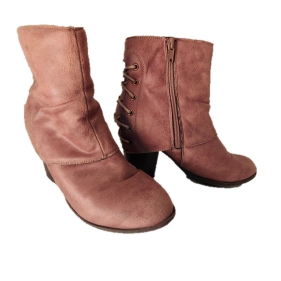 Fergie Lace Back Booties